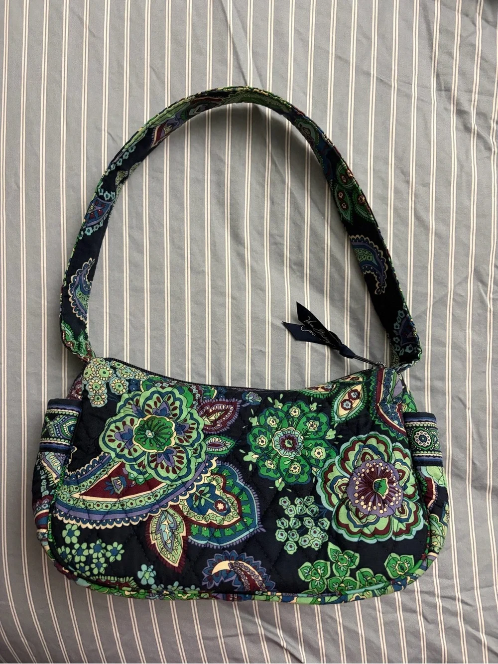 VERA BRADLEY SHOULDER BAG RETIRED PATTERN